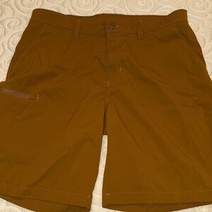 NWOT Men’s brown Alpine Design shorts size 36
